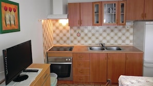 Unclassified image, 4 of 15, button - Stunning Home in Lucija With Wifi and 2 Bedrooms (Piran)
