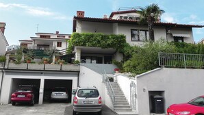 Unclassified image, 5 of 15, button - Stunning Home in Lucija With Wifi and 2 Bedrooms (Piran)