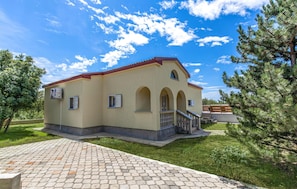 House | Exterior - Stunning Home in Smrika With Wifi and 3 Bedrooms (Kraljevica)