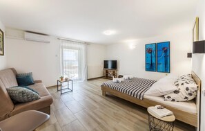 Apartment | Living room | TV