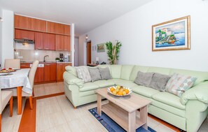 Apartment | Living room - Stunning Apartment in Selce With Wifi and 1 Bedrooms (Crikvenica)