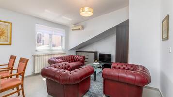 Apartment | Living room | TV