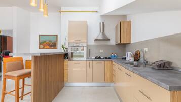 Apartment | Private kitchen | Fridge, cookware/dishes/utensils
