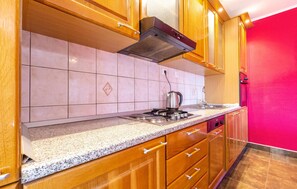 Apartment | Private kitchen | Fridge, cookware/dishes/utensils