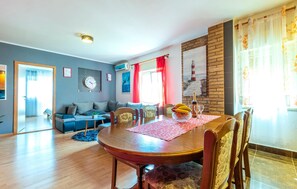 Apartment | Wohnzimmer | Fernseher