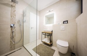 Apartment | Bathroom