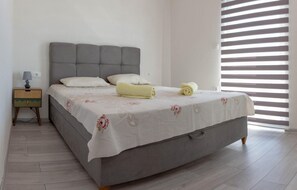 Maison | 3 chambres, accès au Wi-Fi (inclus), literie fournie