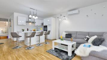 Rumah | Ruang keluarga | Smart TV