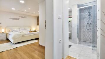 Rumah | 2 kamar tidur, Wi-Fi gratis, dan seprai linen