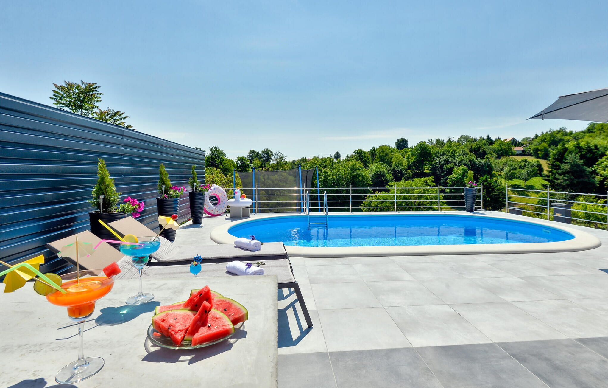 Hồ bơi ngoài trời 