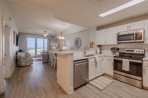 Fridge, microwave, oven, stovetop - Thanksgiving Discounts | Mom-Approved Beach Escape | Free Cancel | Ocean Views (Panama City Beach)