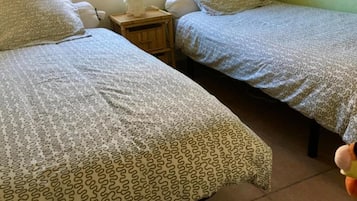 2 habitaciones, tabla de planchar con plancha y wifi gratis