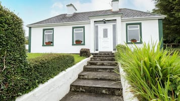 Cottage | Front of property