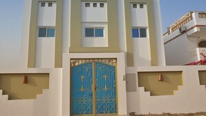 واجهة المنشأة