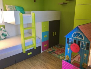 2 slaapkamers, een strijkplank/strijkijzer, wifi, beddengoed