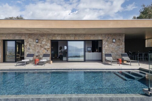 VILLA BELLA - 4 bedrooms, heated swimming pool, panoramic sea view