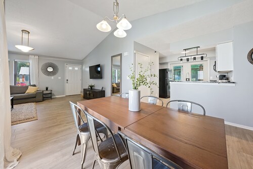 Adorable 3 bed, 1.5 bath Ranch Home with fenced yard