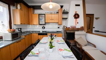 Appartement Classique, 2 chambres | Cuisine privée