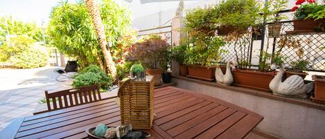 Appartement Classique, 2 chambres | Terrasse/Patio