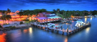 RV NSB Sun & Shade Tree, Pool & Picnic RV Vacation