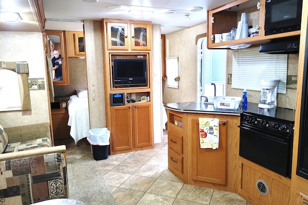 Fridge, microwave, oven, stovetop