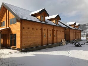 Exterior - Immaculate 4-bed Cottage in Kolasin / Montenegro (Kolašin)