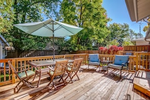 Outdoor dining - Blue Pearl, Your Tranquil Oasis (Niagara-on-the-Lake)