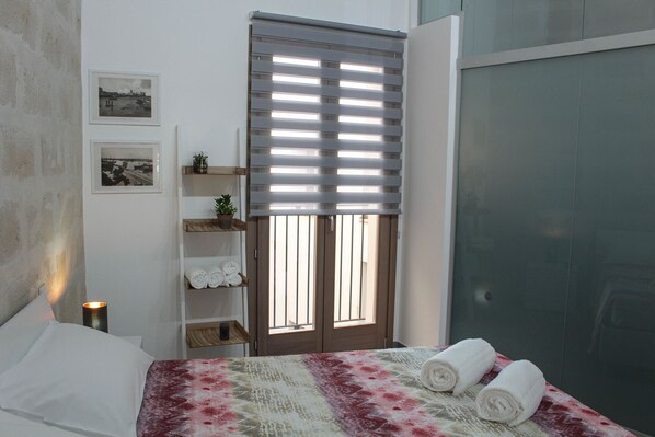 1 bedroom, iron/ironing board, travel cot, free WiFi