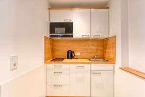 冰箱、微波炉、炉灶、洗碗机