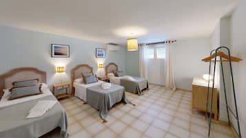 6 slaapkamers, een strijkplank/strijkijzer, gratis wifi, beddengoed