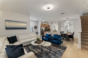 Living area - 5 Bedrooms/ 4 Bathrooms / Storey Lake (4819 CT) (Kissimmee)