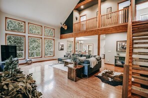 Fireplace, DVD player