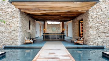 Espace de soins pour les couples, sauna, bain Ă remous, hammam, hammam