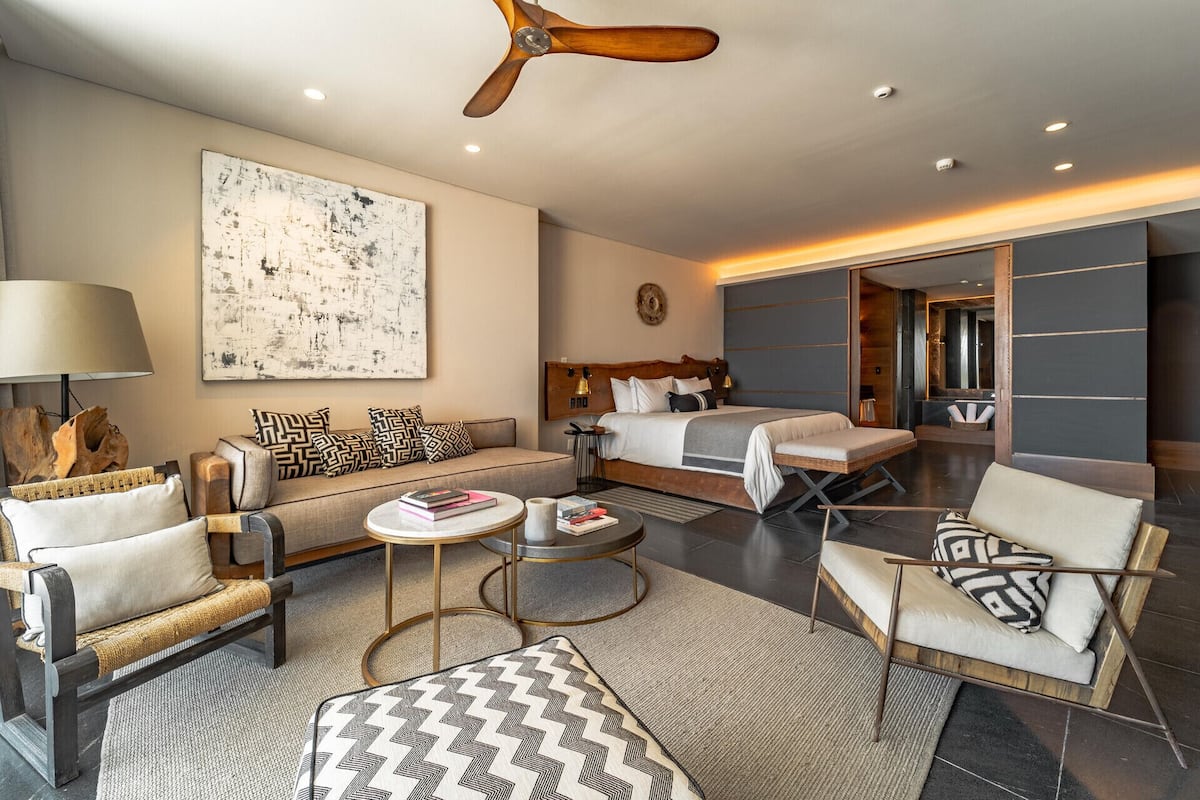 1 bedroom, premium bedding, minibar, in-room safe