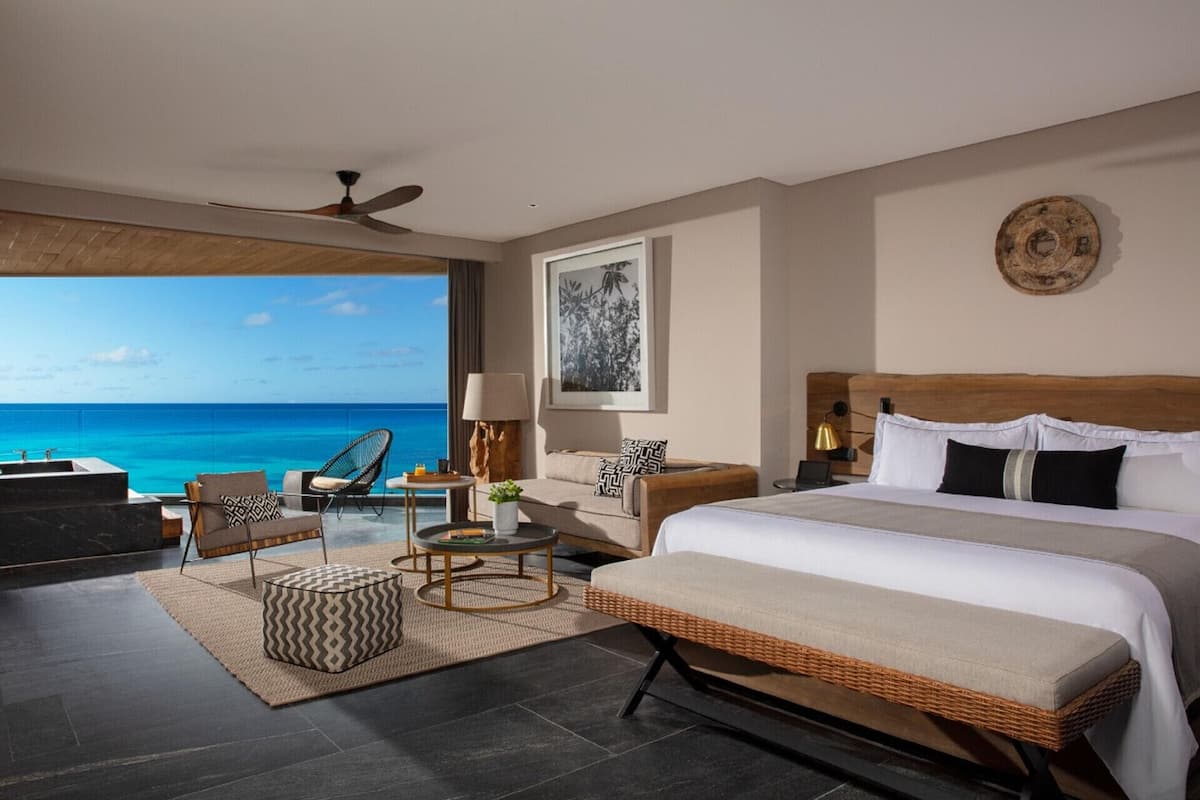 1 bedroom, premium bedding, minibar, in-room safe