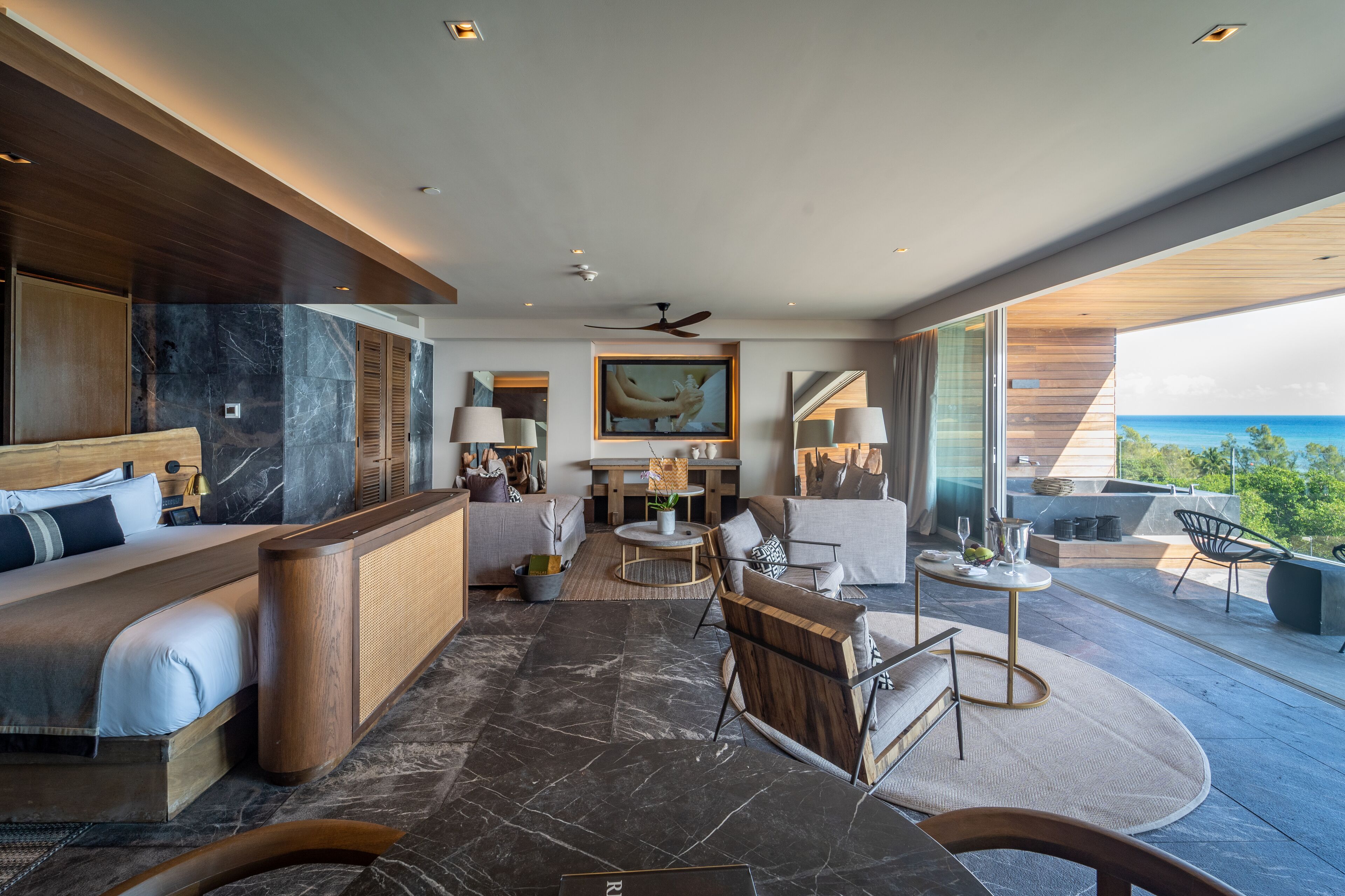 Master Suite Ocean Front | Living area | 55-inch Smart TV with cable channels, TV