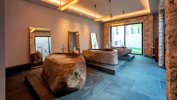 Couples treatment rooms, sauna, hot tub, steam room, Turkish bath
