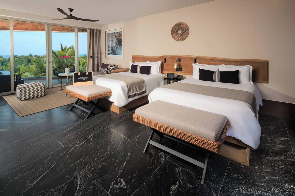 Signature Suite Double Tropical View