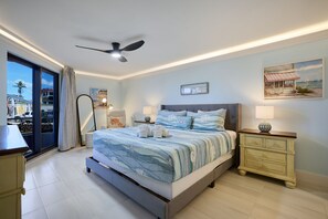 2 bedrooms, iron/ironing board, WiFi