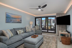 TV, offices - Pointe Santo E3 - Gorgeous Corner Residence at Pointe Santo (Sanibel)