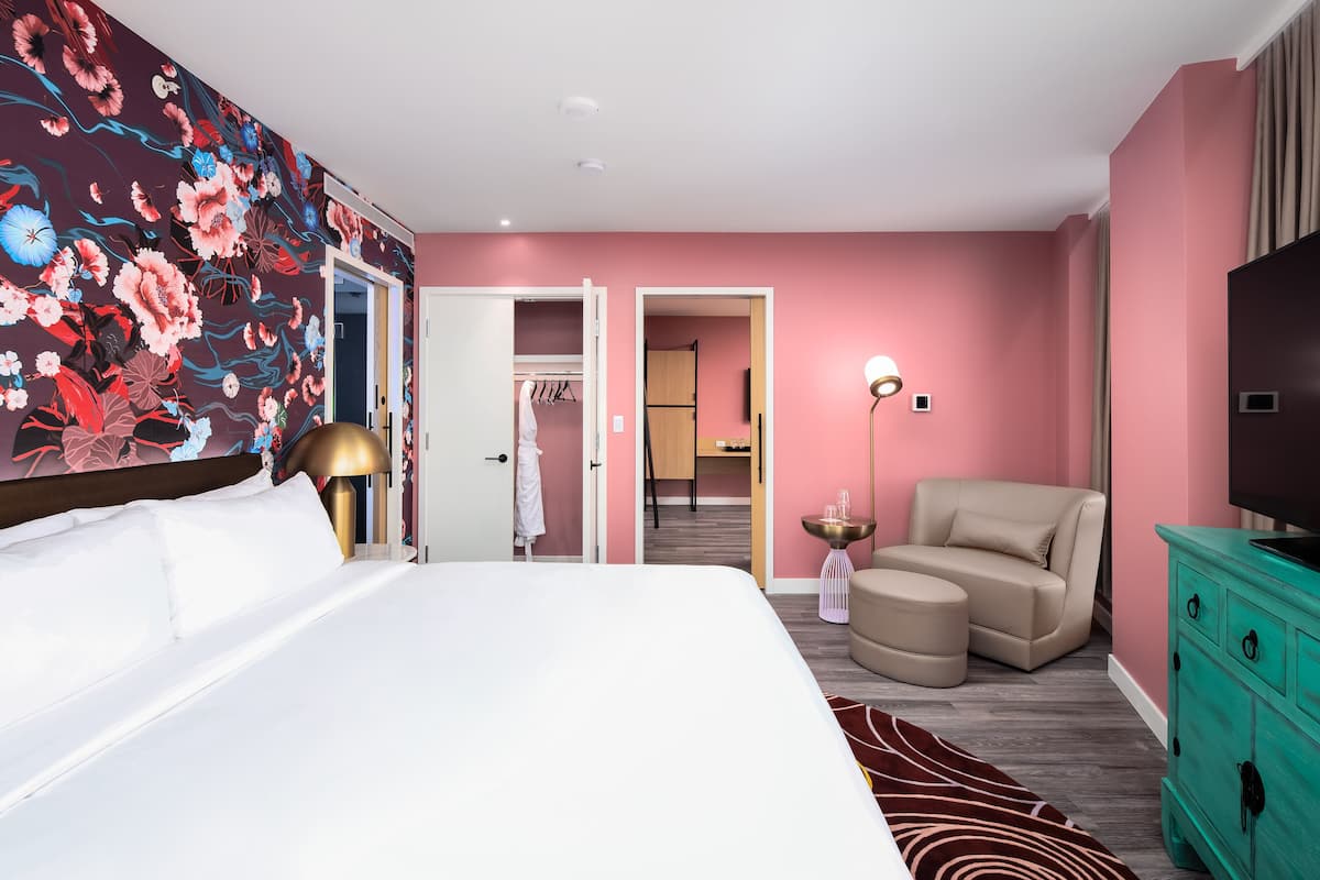 Executive Suite | 1 bedroom, premium bedding, down comforters, pillowtop beds