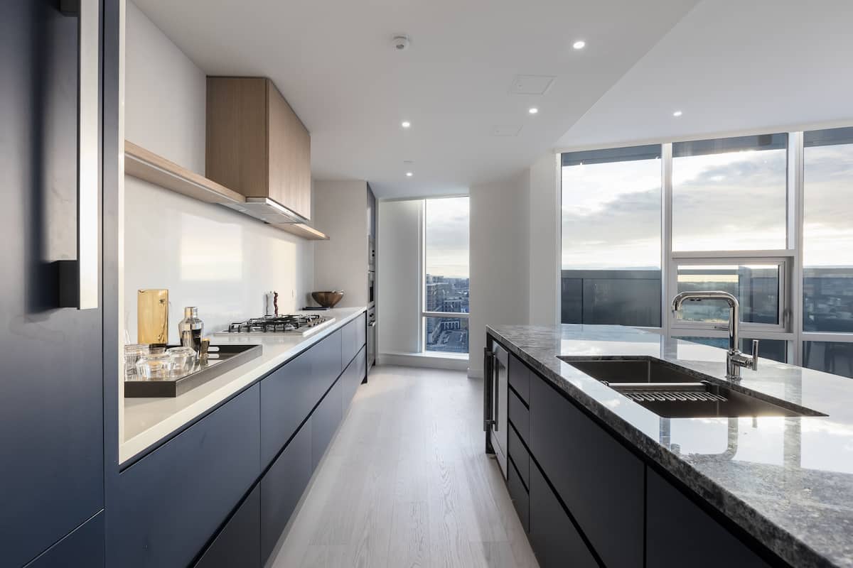 luxury suite, 2 bedrooms | private kitchen | coffee/tea maker, electric kettle