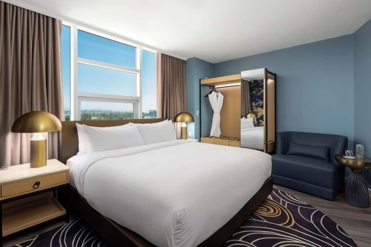 Premium bedding, down duvets, pillow-top beds, minibar