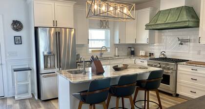 Stone's Throw - Newly Constructed 4 Bedroom w/heated pool - 1 Block to the Ocean