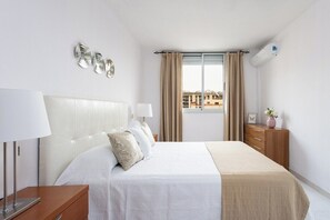 2 bedrooms, iron/ironing board, WiFi, bed sheets - Home2Book Bright Center Santa Cruz, Wifi (Santa Cruz de Tenerife)