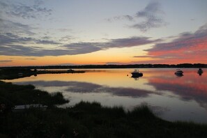 Beach nearby - Location, Location, Location - Vintage Charmer with Water View (Teaticket)