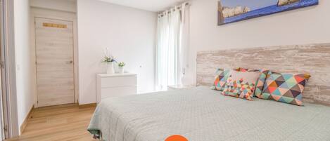 2 camere, ferro/asse da stiro, Wi-Fi gratuito