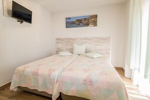 2 chambres, fer et planche à repasser, Wi-Fi gratuit