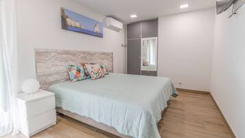 2 bedrooms, iron/ironing board, free WiFi