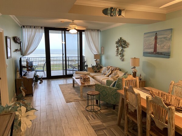 TV, table tennis - Family Friendly Beautiful Beach Front Unit! (Dauphin Island)
